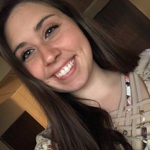 Meet your Posher, Maegan